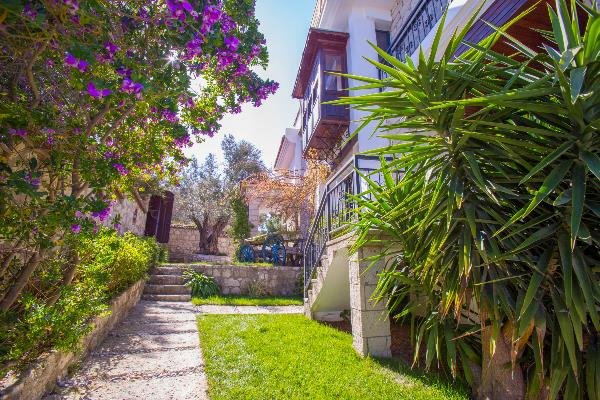 Begonia Alaçatı bahçesi